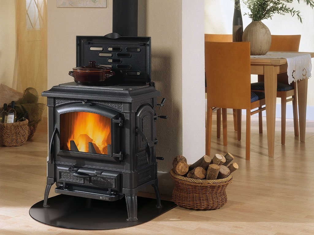 Дровяная плита