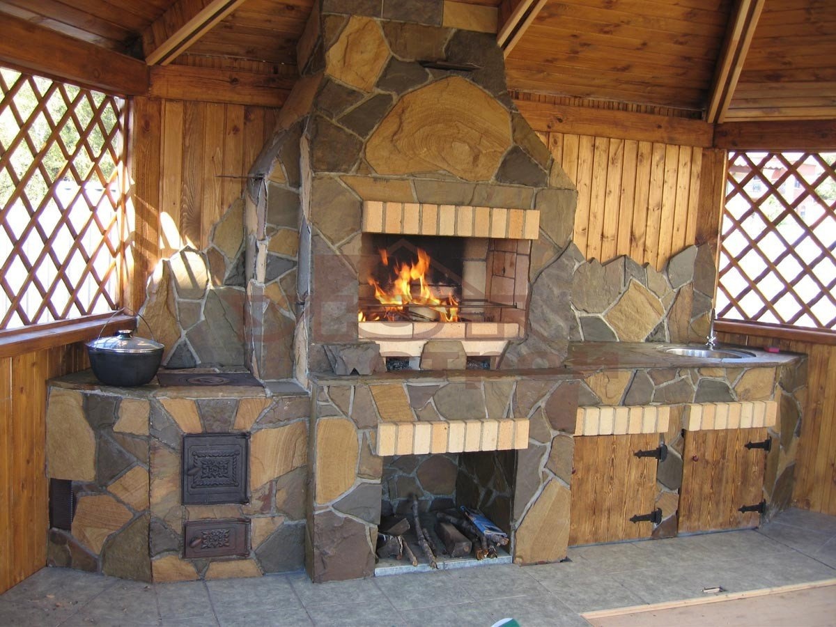 Каменный угольный гриль