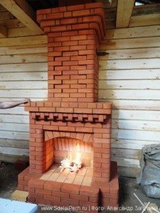 Небольшой камень для коттеджа