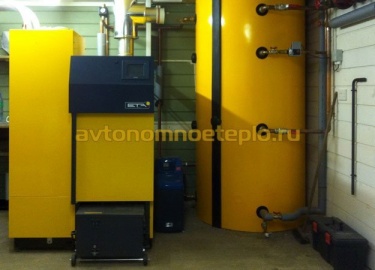 Внутреннее устройство, которое имеет котел длительного горения на угле, обеспечивает бесперебойную работу от одной закладки топлива до нескольких с...