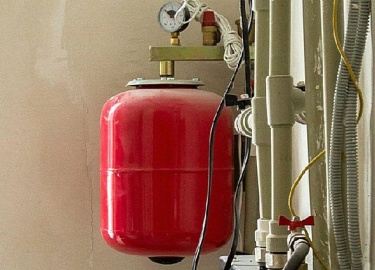 Расширительный бак для системы отопления - важнейший элемент этого сложного 