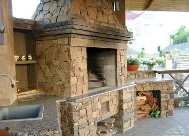 Узнайте, как построить печь барбекю своими руками. Подробное руководство: от чертежа и порядовки до готовой печки. Фото + видео.