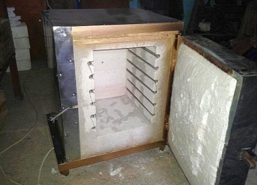 Муфельная печь своими руками - вполне посильная задача для мастера, которому такое оборудование необходимо для работы. В публикации - базовое устро...