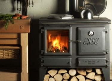 Особенности печи длительного горения. Варианты с растопкой на дровах, угле, пеллетах или брикетах. Преимущества и недостатки таких печей. Зачем нуж...