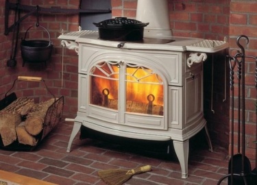Чугунные печи для дачи дровяные - одно из наиболее приемлемых эффективных решений для обогрева загородного дома. Знакомимся с этой разновидностью п...