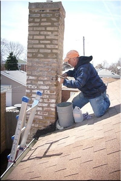 Частичный ремонт дымохода из кирпича