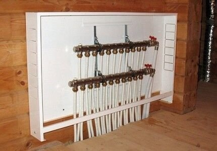 Металлический шкаф для размещения оборудования