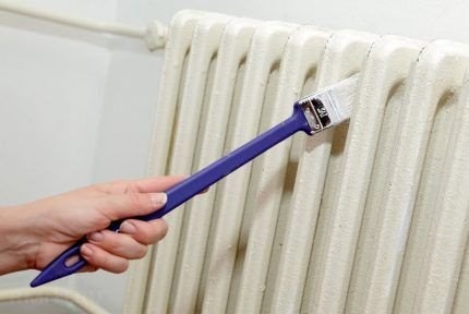 Какой кистью лучше красить радиатор?
