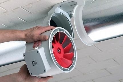 Канальный вентилятор
