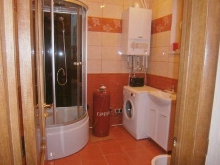 Подключение проточного газового котла к накопительному баку в квартире
