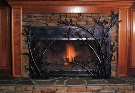 Экран из кованого железа