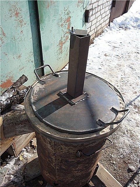 Конструктор этой плиты предпочел квадратное сечение для воздушного канала
