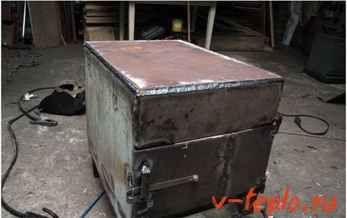 Установите дверные ручки
