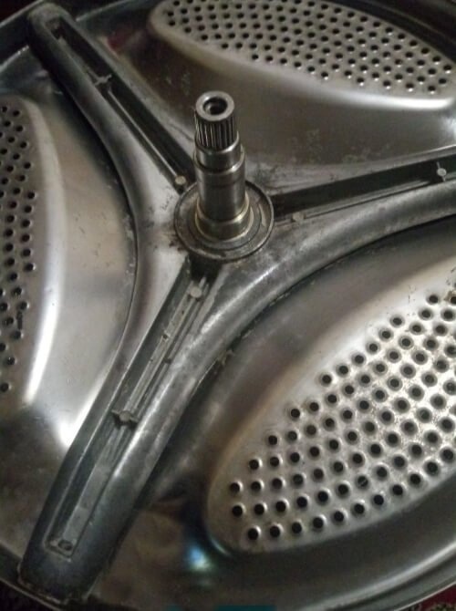 картинка: барабан стиральной машины в сборе с валом и поперечной трубой