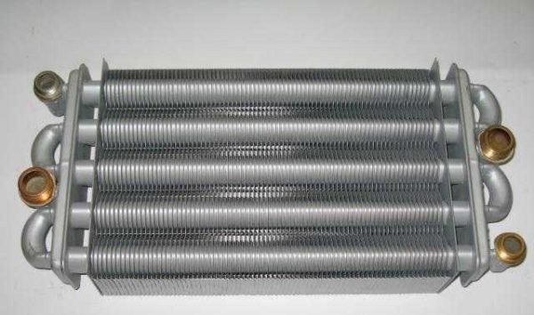 Основной теплообменник в настенном газовом котле выглядит следующим образом
