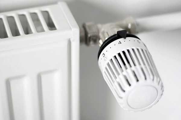 Стандартная установка - на прокуренную ленту или подкладку с герметизирующей пастой