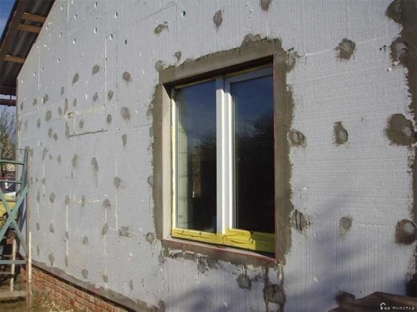 Дом должен быть максимально утеплен, чтобы избежать покупки очень мощного котла.