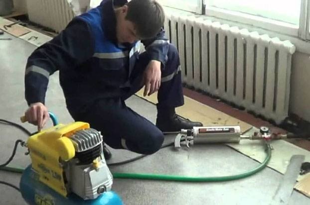 Как промыть систему отопления в жилом доме?
