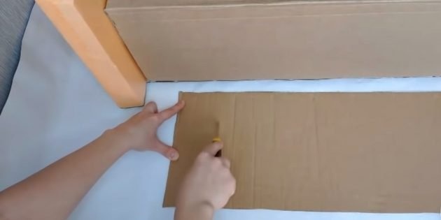 Как сделать декоративный камин: вырезать прямоугольную арку для свода