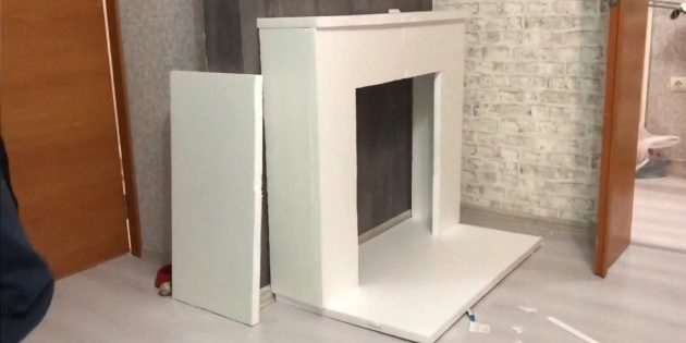 Блюдо ручной работы: Поместите блюдечко на основание и приклейте его.