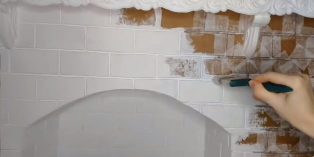 Как сделать декоративный камин своими руками: покрасьте каминную полку белой матовой краской