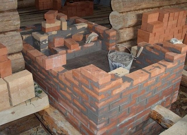 Скрепление углов при укладке плиты
