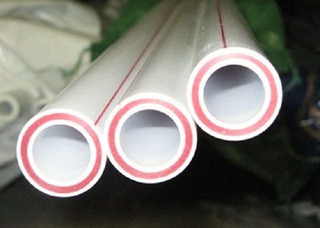 Однако трубы, армированные стекловолокном, не являются надежным барьером для диффузии.
