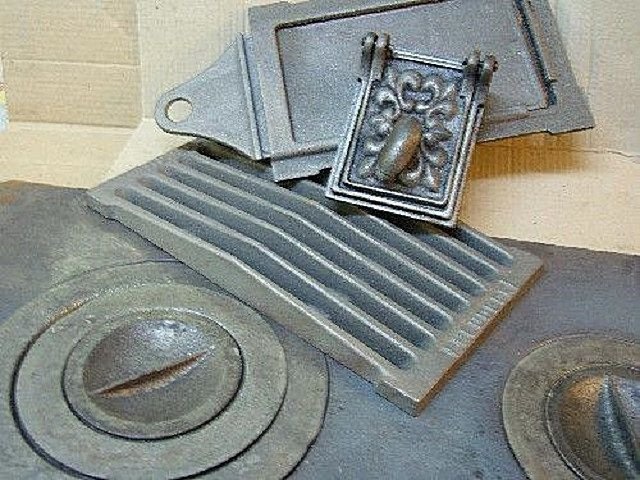 Чугунные и стальные фасонные части для плиты можно приобрести в специализированных магазинах

