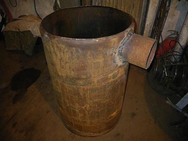 Дымовая труба приваривается к корпусу
