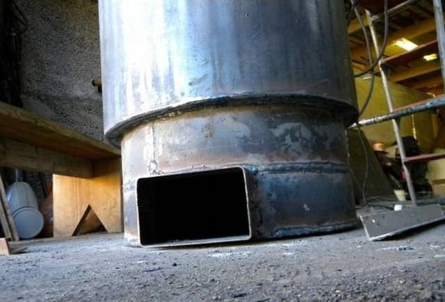 Сварной короб на люке для очистки печки
