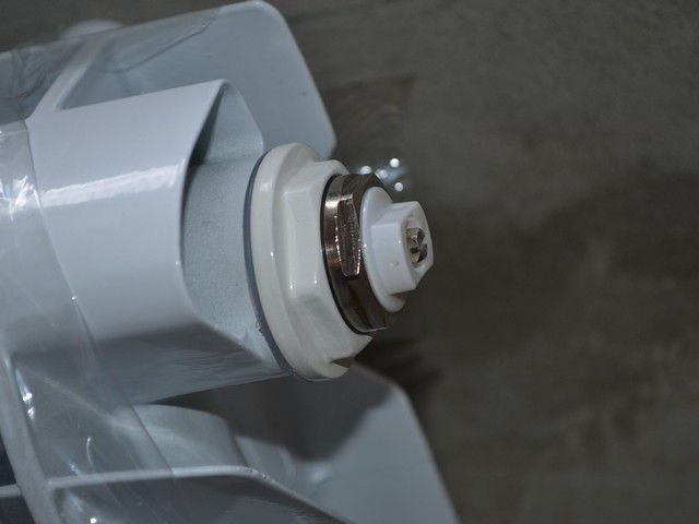 Меевский клапан на радиаторе
