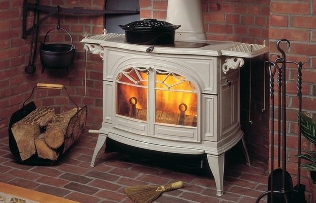 Чугунные плиты на дровах для загородных домов
