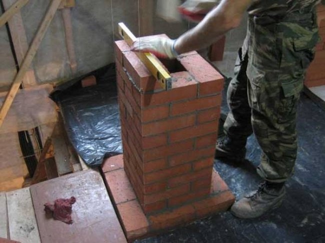 Каменный дымоход для металлической плиты