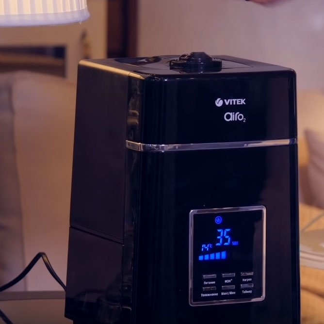 хороший увлажнитель воздуха Vitek с функцией теплого пара
