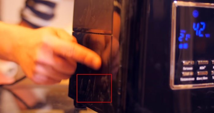 белое загрязнение ультразвукового увлажнителя на предметах в окружающей среде