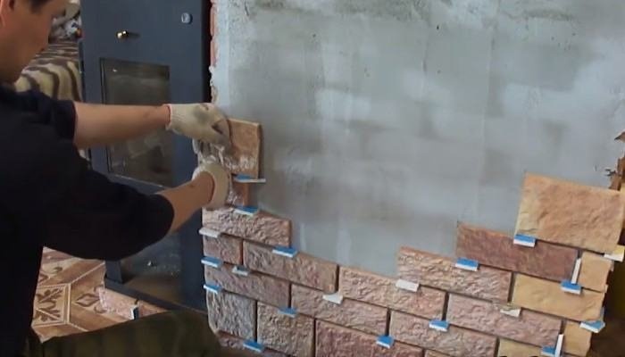 Декорирование плиты терракотовой плиткой