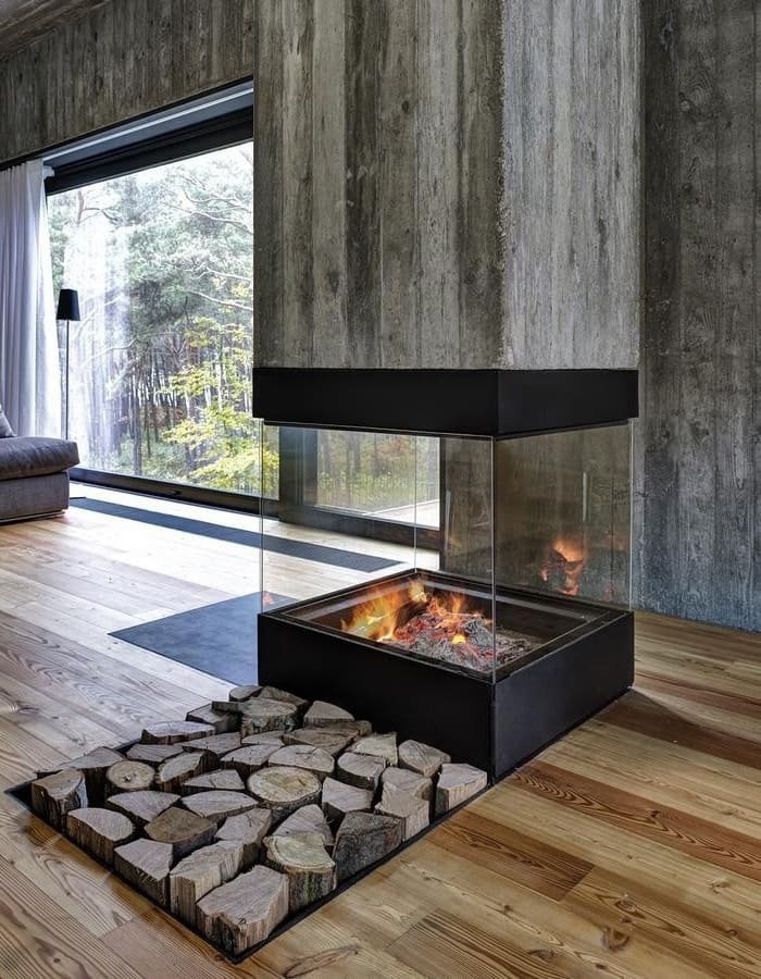 Для закрытых каминов используется специальное термостойкое закаленное стекло