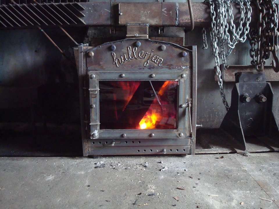 Металлический камин