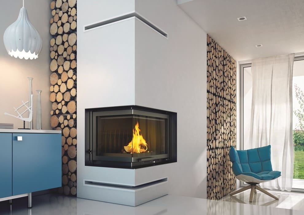 Каминная плита на кухне - смелое, но достойное решение